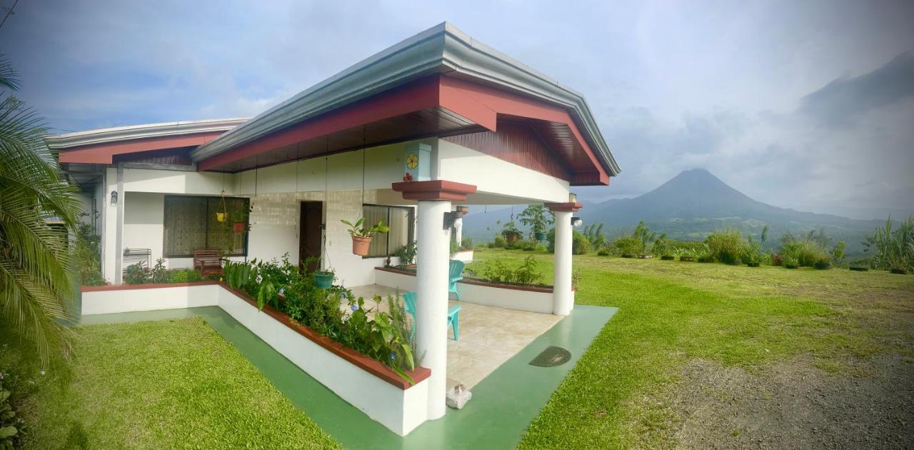 Las Pavitas Cottages La Fortuna Exterior photo