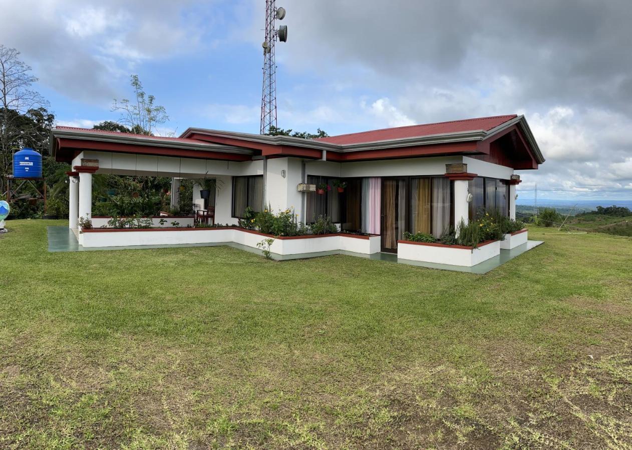 Las Pavitas Cottages La Fortuna Exterior photo