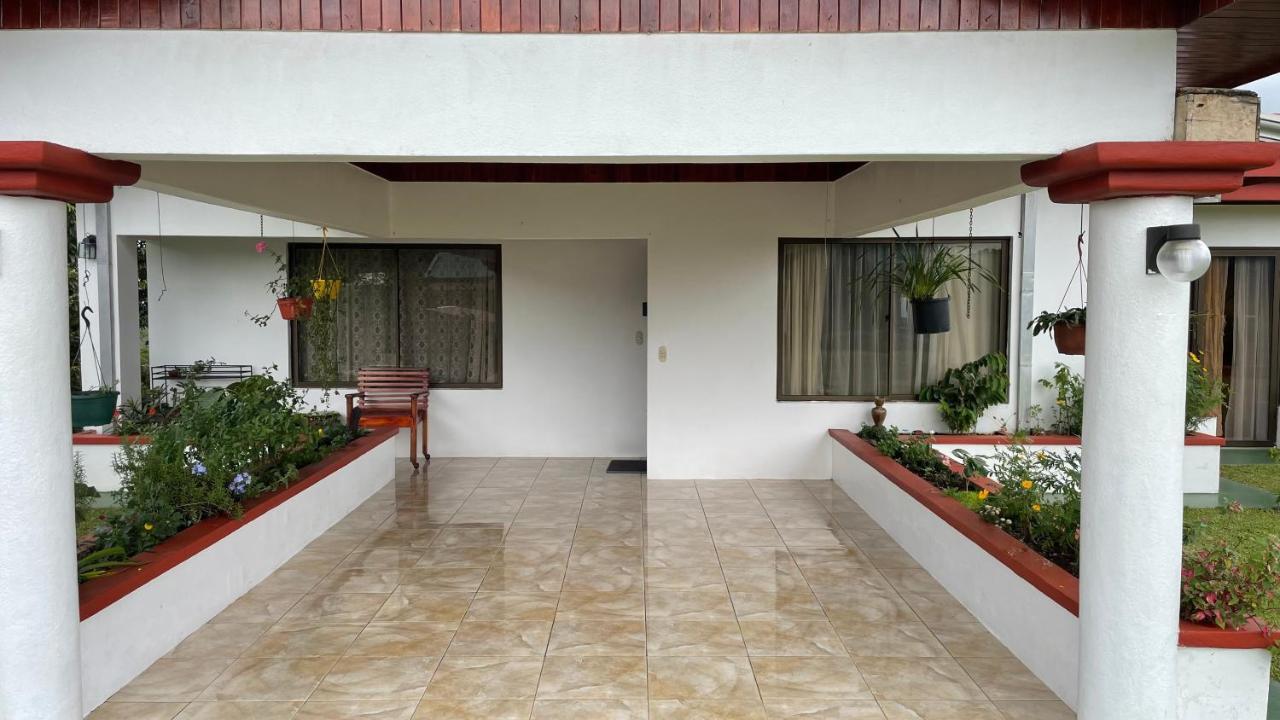 Las Pavitas Cottages La Fortuna Exterior photo