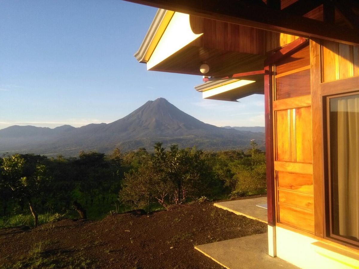 Las Pavitas Cottages La Fortuna Exterior photo