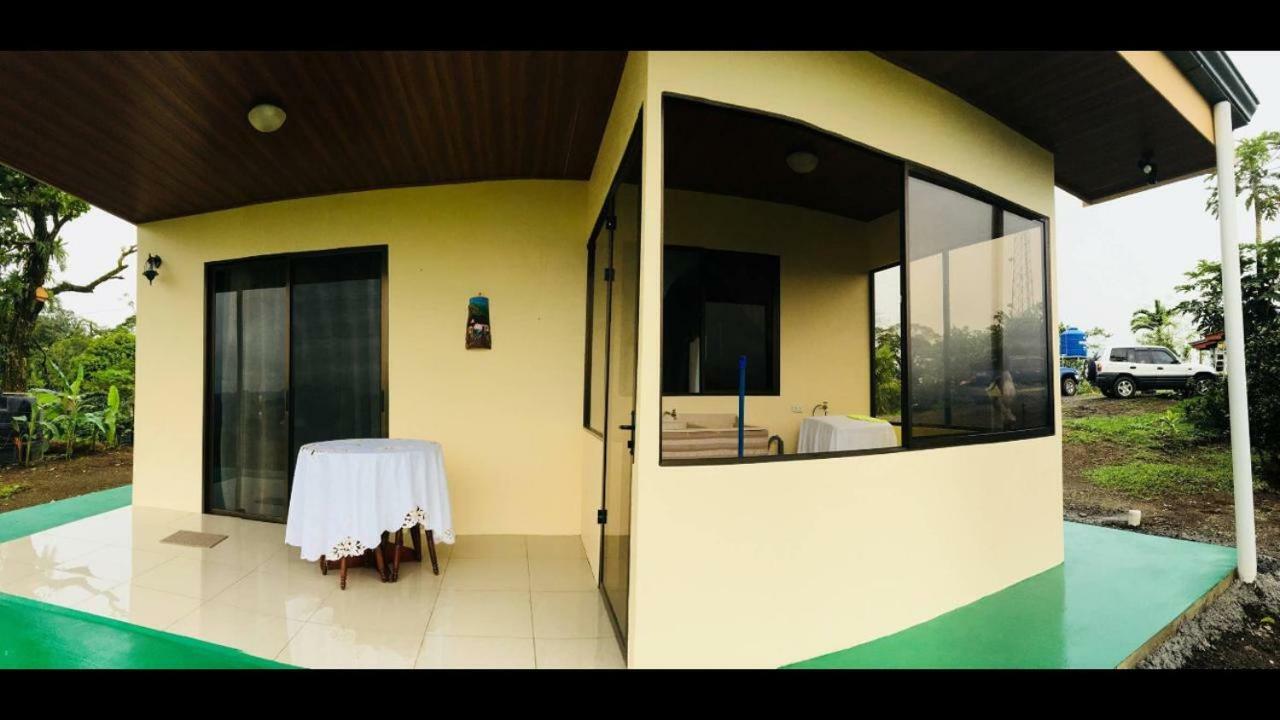 Las Pavitas Cottages La Fortuna Exterior photo